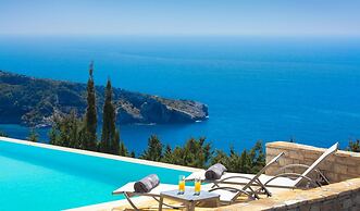 Avlaki Bay House in Paxi