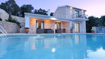 Thanelli in Paxi With 2 Bedrooms and 1 Bathrooms