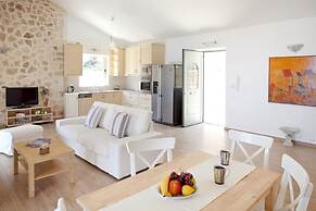 Thanelli in Paxi With 2 Bedrooms and 1 Bathrooms