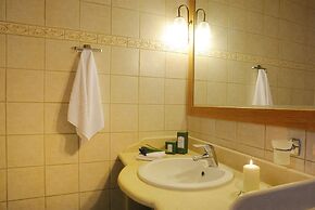 Joanna s House in Kourteika