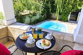 Diamantina in St Stefanos Bay