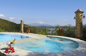 Leonora s House in St Stefanos Bay