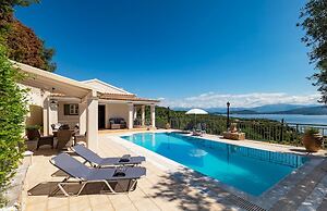 Villa Nafsika in St Stefanos Bay