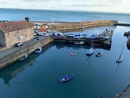 NEW Superb One Bedroom Getaway in Dysart Kirkcaldy