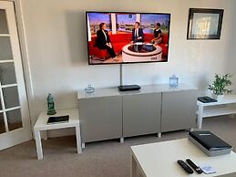 NEW Superb One Bedroom Getaway in Dysart Kirkcaldy