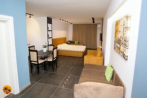 Palm Suites Apartment-Suite