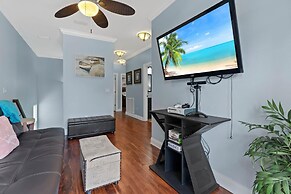 Champagne and Roses Fr 218 Tahitian Way