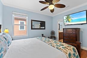 Champagne and Roses Fr 218 Tahitian Way