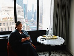 voco Chicago Downtown - Riverwalk by IHG