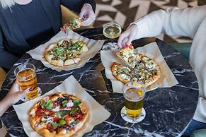 voco Chicago Downtown - Riverwalk by IHG