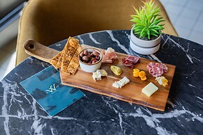 voco Chicago Downtown - Riverwalk by IHG