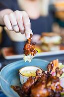 voco Chicago Downtown - Riverwalk by IHG