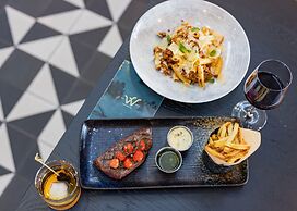 voco Chicago Downtown - Riverwalk by IHG