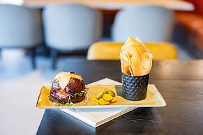 voco Chicago Downtown - Riverwalk by IHG