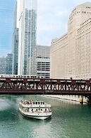 voco Chicago Downtown - Riverwalk by IHG