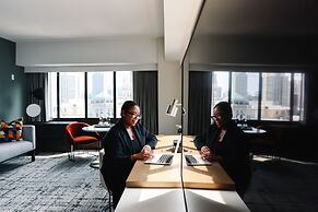 voco Chicago Downtown - Riverwalk by IHG