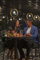 voco Chicago Downtown - Riverwalk by IHG