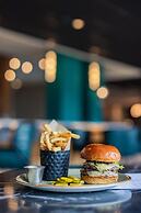 voco Chicago Downtown - Riverwalk by IHG