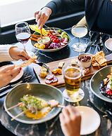 voco Chicago Downtown - Riverwalk by IHG