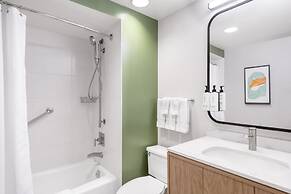 voco Chicago Downtown - Riverwalk by IHG