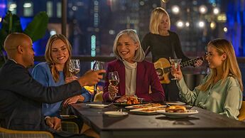 voco Chicago Downtown - Riverwalk by IHG