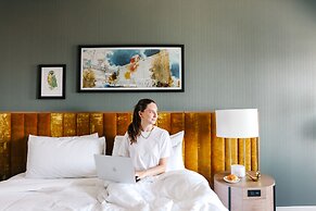 voco Chicago Downtown - Riverwalk by IHG