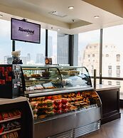 voco Chicago Downtown - Riverwalk by IHG