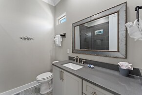 Aquaholic G S 77 Saint Francis Dr N