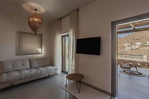 Amal Kythnos Suites