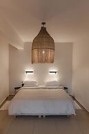 Amal Kythnos Suites