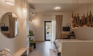 Amal Kythnos Suites