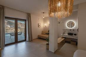 Amal Kythnos Suites