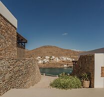 Amal Kythnos Suites