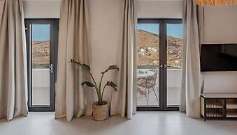 Amal Kythnos Suites