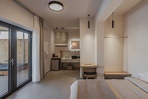 Amal Kythnos Suites