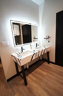 424 Gold Way- 3Bed/2Bath Apartment