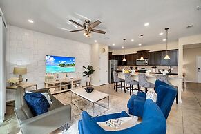 Private Conservation View With Theme Rooms and Beautiful Pool Area, Pe