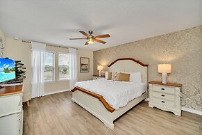 Private Conservation View With Theme Rooms and Beautiful Pool Area, Pe