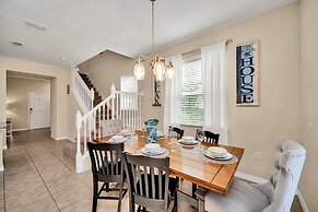 Private Conservation View With Theme Rooms and Beautiful Pool Area, Pe