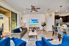 Private Conservation View With Theme Rooms and Beautiful Pool Area, Pe