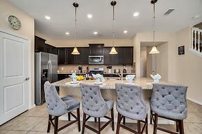 Private Conservation View With Theme Rooms and Beautiful Pool Area, Pe