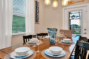 Private Conservation View With Theme Rooms and Beautiful Pool Area, Pe