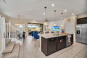 Private Conservation View With Theme Rooms and Beautiful Pool Area, Pe