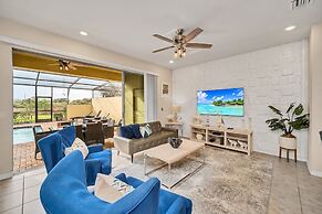 Private Conservation View With Theme Rooms and Beautiful Pool Area, Pe