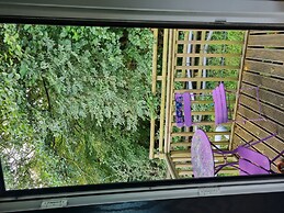 Glamping Hut - Riverview 3