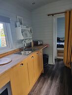 Glamping Hut - Riverview 3