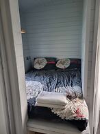 Glamping Hut - Riverview 3