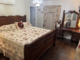 Holland Farmhouse Inn B & B