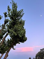 Dream Town Hotel & Restaurant