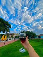 Dream Town Hotel & Restaurant